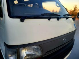 1995 TOYOTA HIACE COMMUTER VAN 3L DX