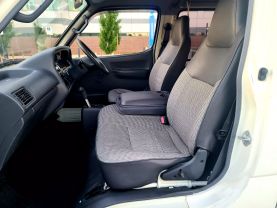 1995 TOYOTA HIACE COMMUTER VAN 3L DX
