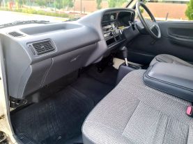 1995 TOYOTA HIACE COMMUTER VAN 3L DX