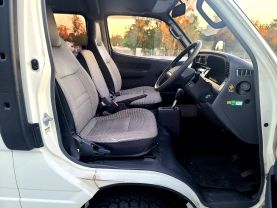 1995 TOYOTA HIACE COMMUTER VAN 3L DX