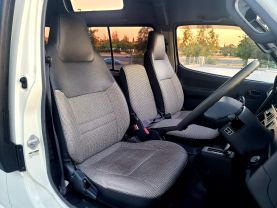 1995 TOYOTA HIACE COMMUTER VAN 3L DX