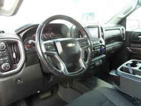 2020 CHEVROLET SILVERADO 1500 CREW CAB PICKUP V8, ECOTEC3, DFM, 5.3 LITER RST PICKUP 4D 6 1/2 FT at Gael Auto Sales in El Paso, TX