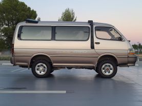 1993 TOYOTA HIACE VAN 3L SUPER CUSTOM LIMITED