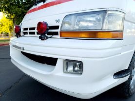 1996 TOYOTA HIACE COMMUTER VAN 1UZ-FE HIMEDIC AMBULANCE