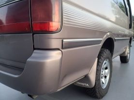 1993 TOYOTA HIACE VAN 3L SUPER CUSTOM LIMITED