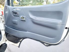 1996 TOYOTA HIACE COMMUTER VAN 1UZ-FE HIMEDIC AMBULANCE