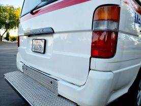 1996 TOYOTA HIACE COMMUTER VAN 1UZ-FE HIMEDIC AMBULANCE