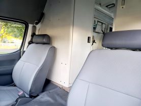 1996 TOYOTA HIACE COMMUTER VAN 1UZ-FE HIMEDIC AMBULANCE