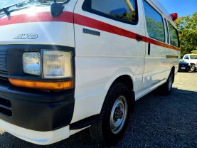 1993 TOYOTA HIACE COMMUTER VAN 3L AMBULANCE