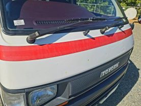 1993 TOYOTA HIACE COMMUTER VAN 3L AMBULANCE