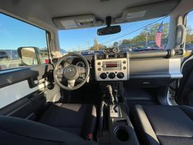 Used 2013 TOYOTA FJ CRUISER SUV V6, 4.0 LITER SPORT UTILITY 2D - LA Auto Star located in Virginia Beach, VA