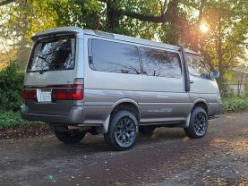 1996 TOYOTA HIACE VAN 1KZ-TE SUPER CUSTOM LIMITED