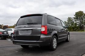 2016 CHRYSLER TOWN & COUNTRY PASSENGER GREY AUTOMATIC - Faris Auto Mall