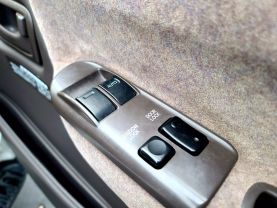 1996 TOYOTA HIACE VAN 2RZ-E LIVING SALOON EX