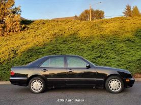 2001 MERCEDES-BENZ E-CLASS SEDAN V6, 3.2 LITER E 320 AWD SEDAN 4D