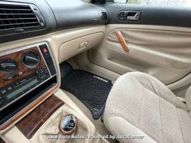 1999 VOLKSWAGEN PASSAT SEDAN V6, 2.8 LITER GLS SEDAN 4D