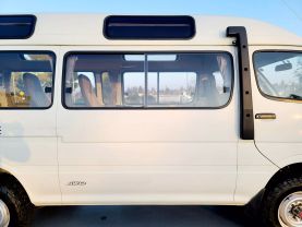 1995 TOYOTA HIACE COMMUTER VAN 3L DX