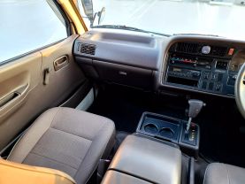 1995 TOYOTA HIACE COMMUTER VAN 3L DX