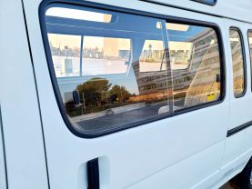 1995 TOYOTA HIACE COMMUTER VAN 3L DX
