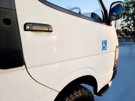 1995 TOYOTA HIACE COMMUTER VAN 3L DX