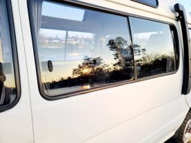1995 TOYOTA HIACE COMMUTER VAN 3L DX