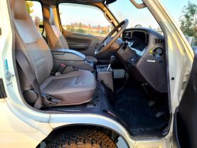 1995 TOYOTA HIACE COMMUTER VAN 3L DX