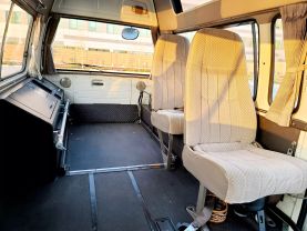 1995 TOYOTA HIACE COMMUTER VAN 3L DX