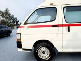 1991 TOYOTA HIACE VAN 2RZ-E AMBULANCE