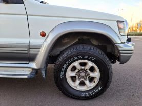 1994 MITSUBISHI PAJERO SUV 4M40 XR 2