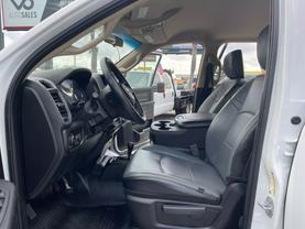 2019 RAM 2500 CREW CAB PICKUP WHITE  AUTOMATIC -  V & B Auto Sales