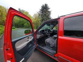 2002 CHEVROLET SUBURBAN 1500 SUV V8, FFV, 5.3 LITER SPORT UTILITY
