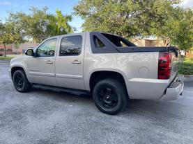 2009 CHEVROLET AVALANCHE SUV GOLD AUTOMATIC - Citywide Auto Group LLC