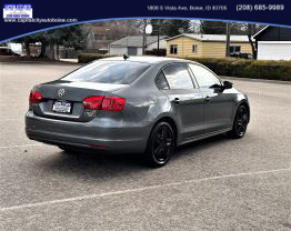 2014 VOLKSWAGEN JETTA SEDAN PLATINUM GRAY METALLIC AUTOMATIC - Capital City Auto