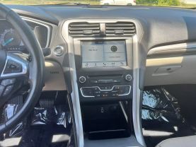 2018 Ford Fusion - Image 32