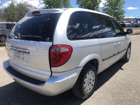2006 CHRYSLER TOWN & COUNTRY PASSENGER SILVER AUTOMATIC - Auto Spot