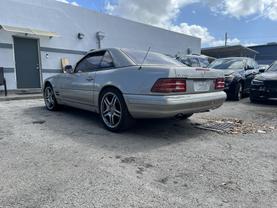 1999 MERCEDES-BENZ SL-CLASS CONVERTIBLE V8, 5.0 LITER SL 500 ROADSTER 2D at YID Auto Sales in Hollywood, FL   25.997523502292495, -80.14913739060177