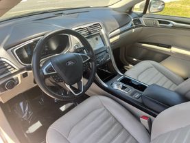 2018 Ford Fusion - Image 16
