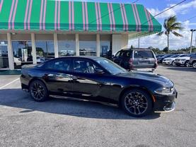 2021 DODGE CHARGER SEDAN PITCH BLACK CLEARCOAT AUTOMATIC - Tropical Auto Sales