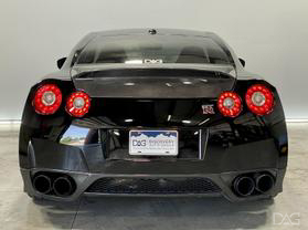 2010 NISSAN GT-R COUPE