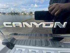 2016 GMC CANYON CREW CAB PICKUP ONYX BLACK AUTOMATIC - Tropical Auto Sales