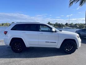 2018 JEEP GRAND CHEROKEE SUV BRIGHT WHITE CLEARCOAT AUTOMATIC - Tropical Auto Sales