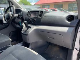 2017 NISSAN NV200