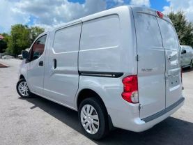 2017 NISSAN NV200
