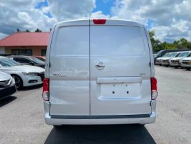 2017 NISSAN NV200