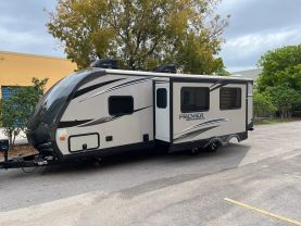 2019 KEYSTONE PREMIER - - LUXURY