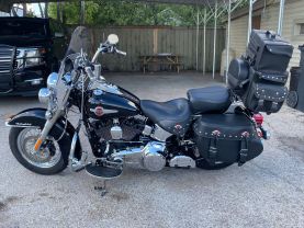 2017 HARLEY-DAVIDSON FLSTC HERITAGE SOFTAIL CLASSIC MOTORCYCLES - -