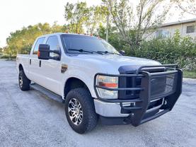 2010 FORD F250 SUPER DUTY CREW CAB PICKUP WHITE AUTOMATIC - Citywide Auto Group LLC