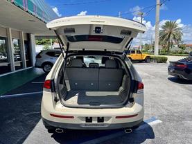 2015 LINCOLN MKX SUV INGOT SILVER METALLIC AUTOMATIC - Tropical Auto Sales