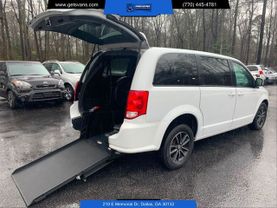 2015 CHRYSLER TOWN & COUNTRY VAN V6, 3.6 LITER TOURING MINIVAN 4D
