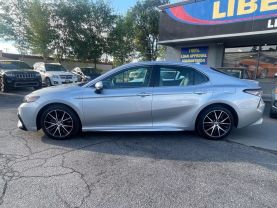 2021 TOYOTA CAMRY HYBRID SEDAN 4-CYL, HYBRID, 2.5 LITER SE SEDAN 4D
